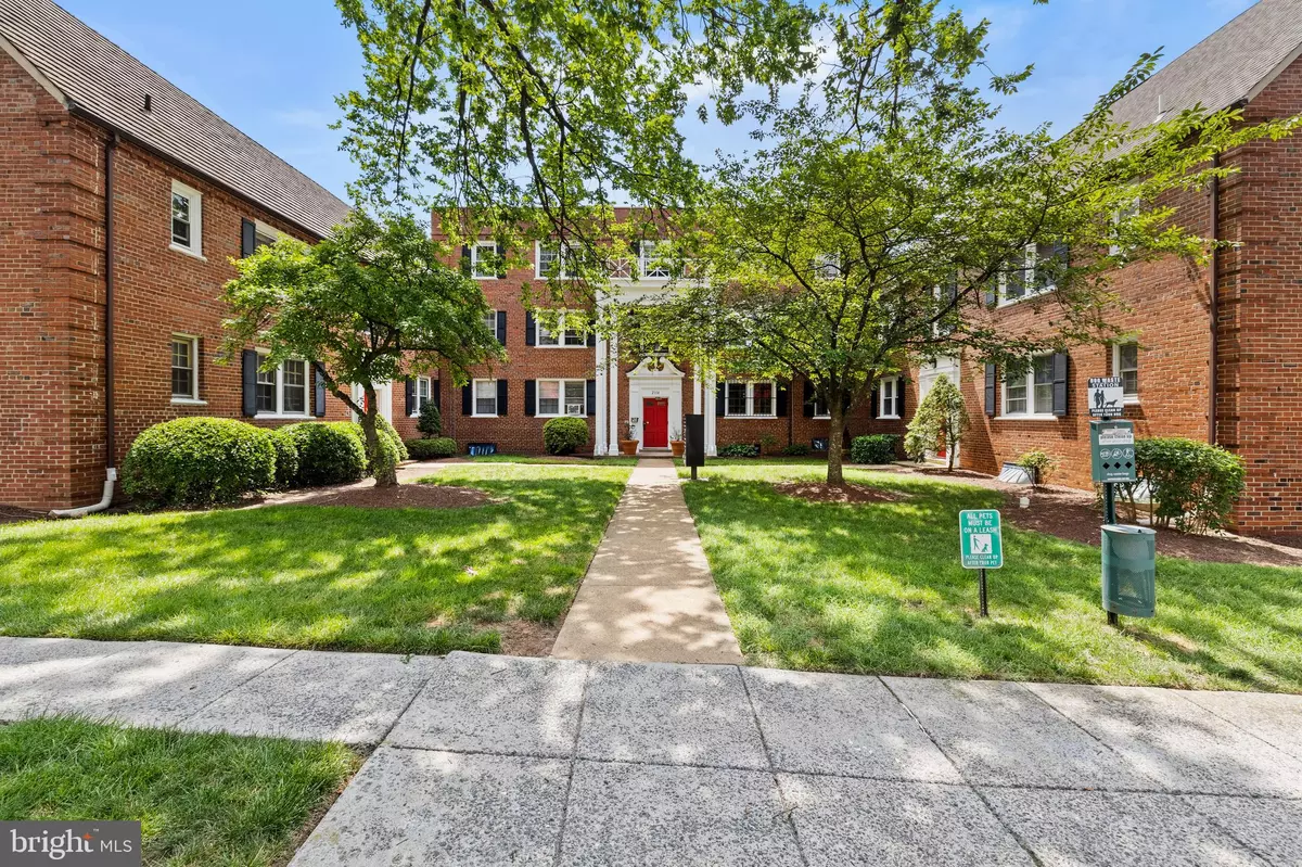 Washington, DC 20020,2114 SUITLAND TER SE #301