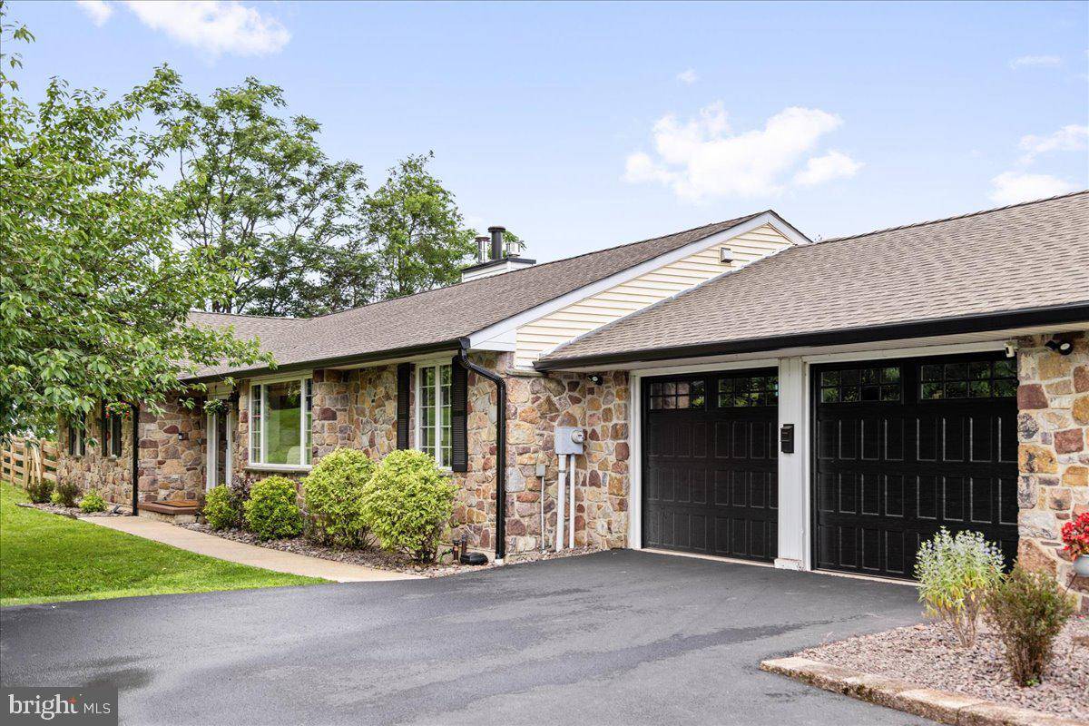 Barto, PA 19504,306 CONGO NIANTIC RD