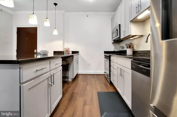 Alexandria, VA 22312,6301 EDSALL RD #104