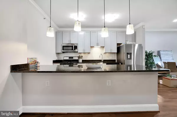 Alexandria, VA 22312,6301 EDSALL RD #104