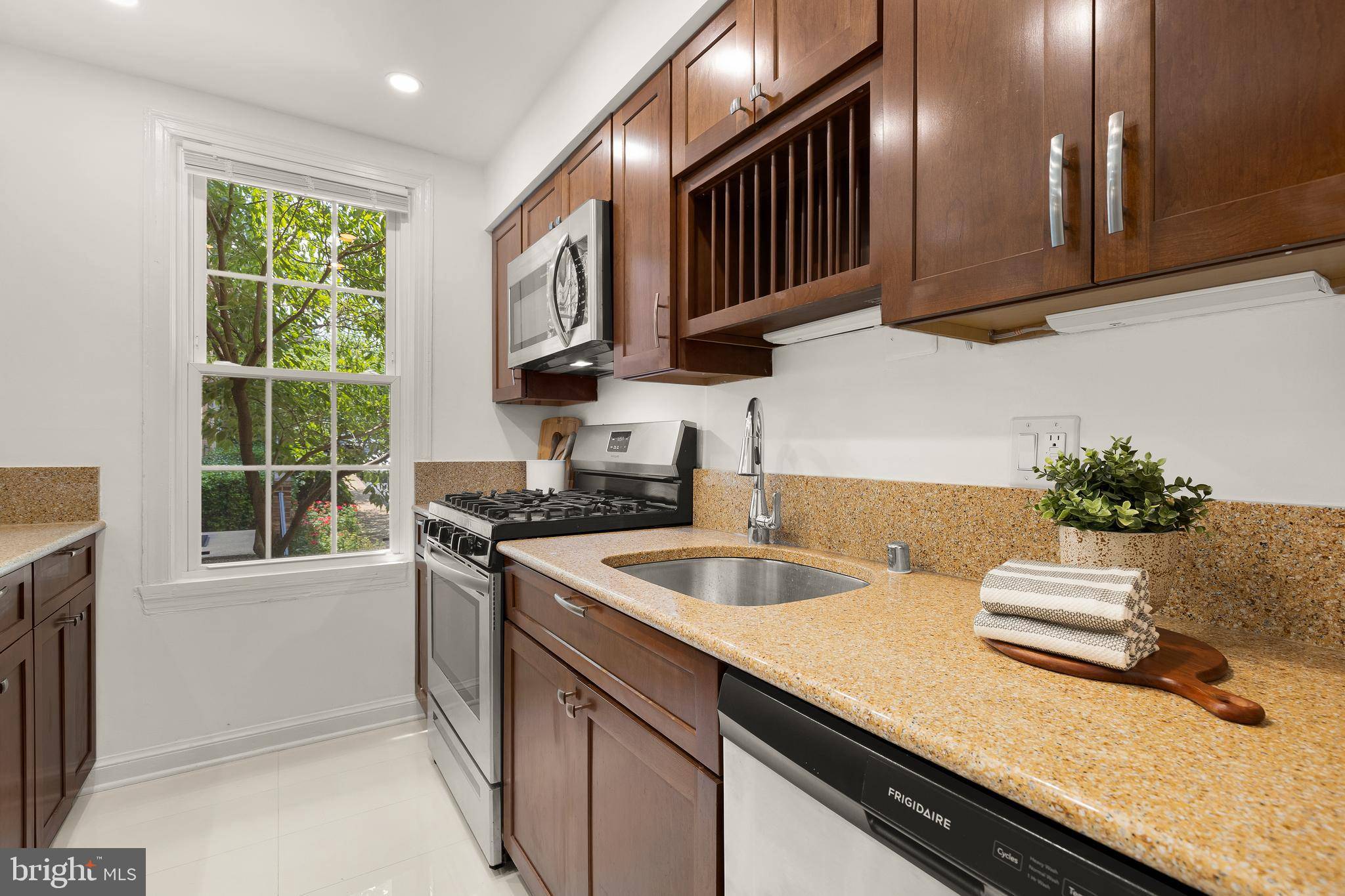 Washington, DC 20008,2723 ORDWAY ST NW #2