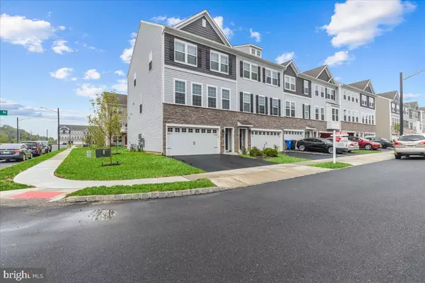 Mount Laurel, NJ 08054,9 SISTERS FARMSTEAD RD