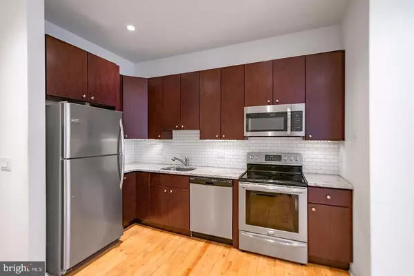 427-33 MONROE ST #201, Philadelphia, PA 19146