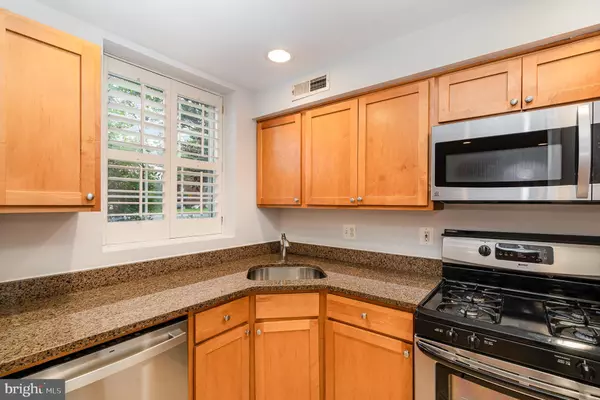 Alexandria, VA 22301,400 COMMONWEALTH AVE #107