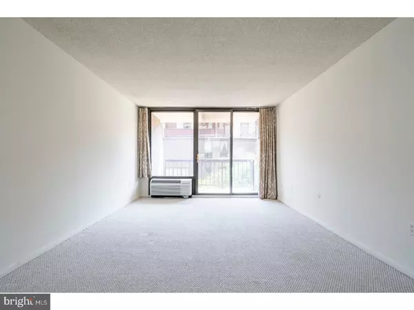 Philadelphia, PA 19106,241 S 6TH ST #209