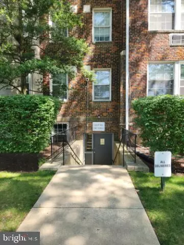 Washington, DC 20016,3051 IDAHO AVE NW #317