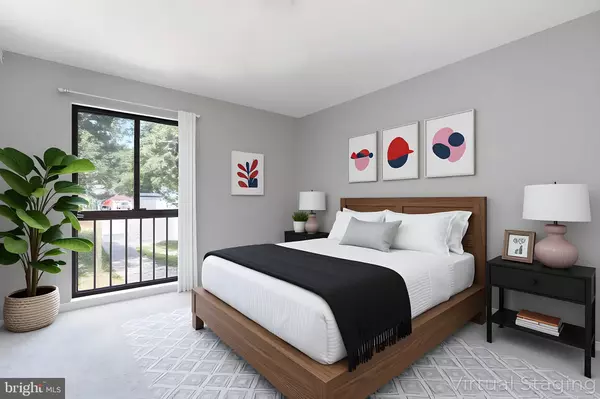 Reston, VA 20191,2065 ROYAL FERN CT #38/12B