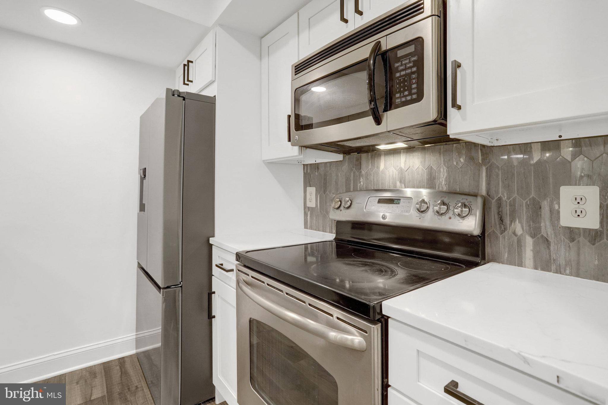 Alexandria, VA 22302,3307 WYNDHAM CIR #2157
