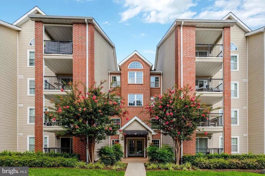 3307 WYNDHAM CIR #2157, Alexandria, VA 22302