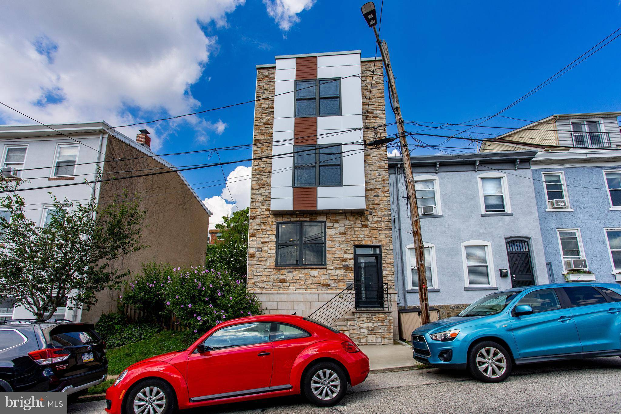 Philadelphia, PA 19128,3931 DEXTER ST