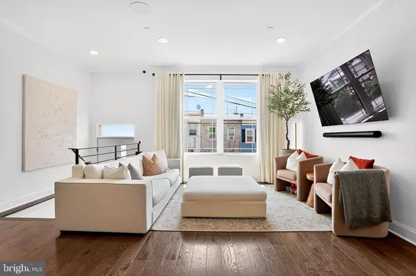 Philadelphia, PA 19128,3931 DEXTER ST