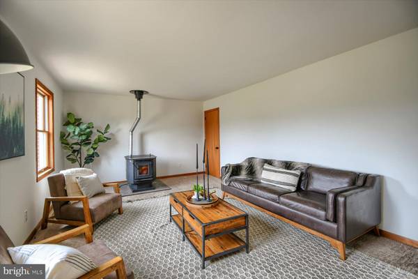 Oxford, PA 19363,604 5TH ST