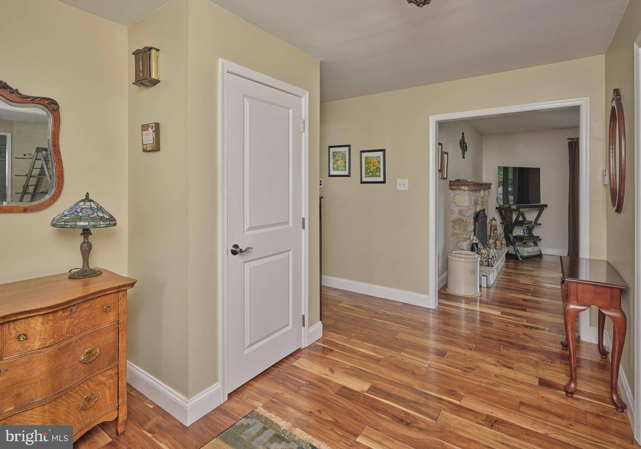 Yardley, PA 19067,971 WEBER DR