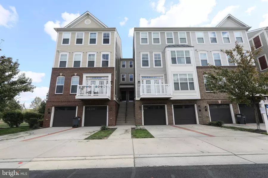 43368 TOWN GATE SQ, Chantilly, VA 20152