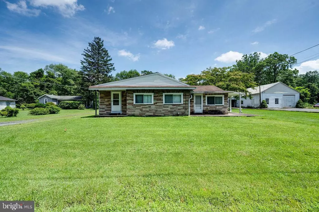Shoemakersville, PA 19555,493 MOHRSVILLE RD