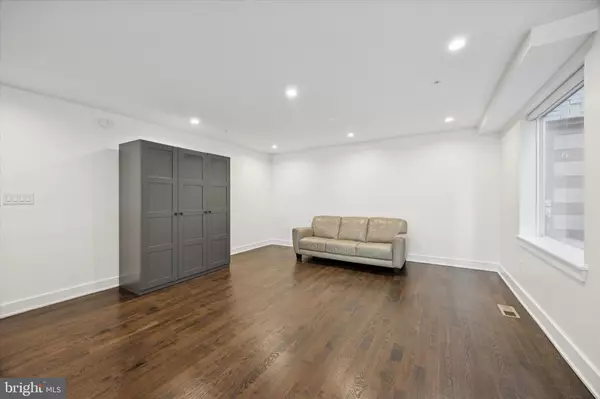 Philadelphia, PA 19147,1022-24 S 2ND ST #7