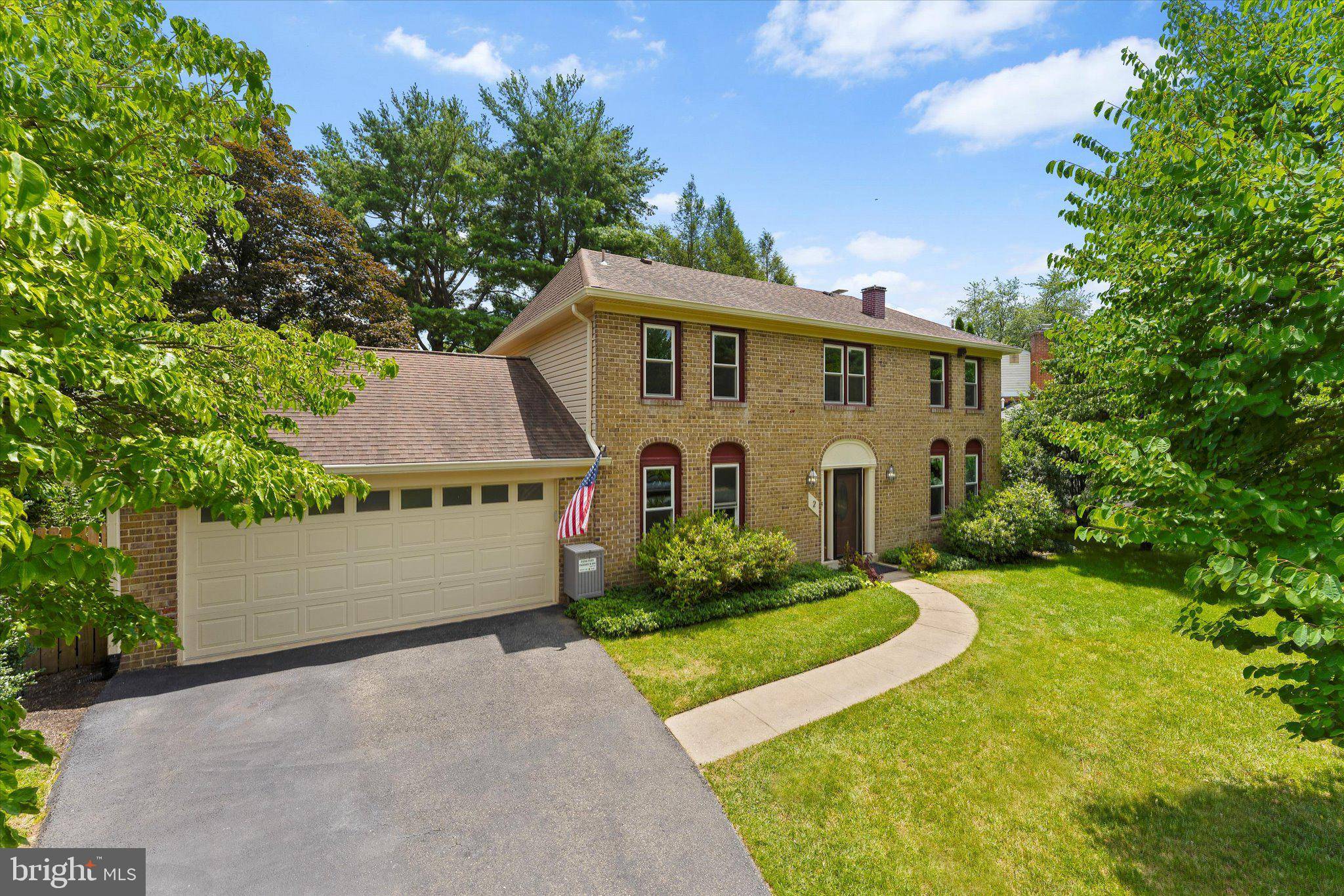 2 HASTINGS CIR, Rockville, MD 20850