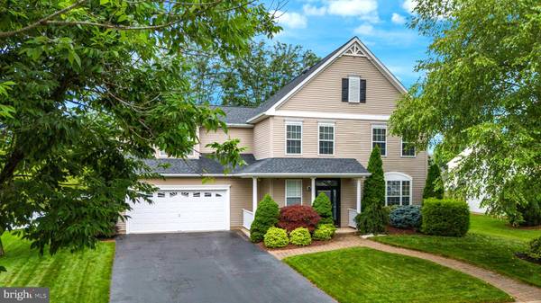 6 HEMPSTEAD CT, East Windsor, NJ 08520
