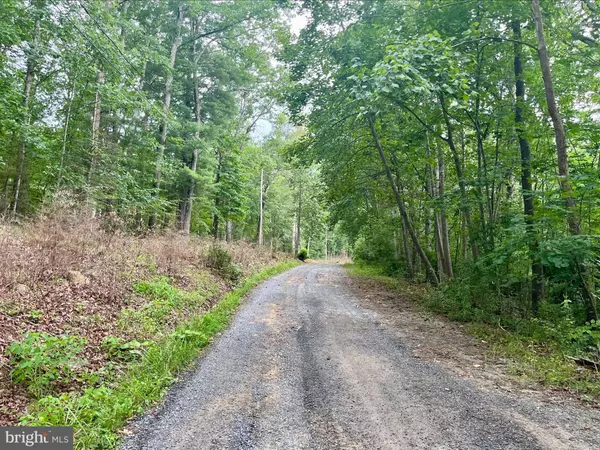 Luray, VA 22835,OAK LANE