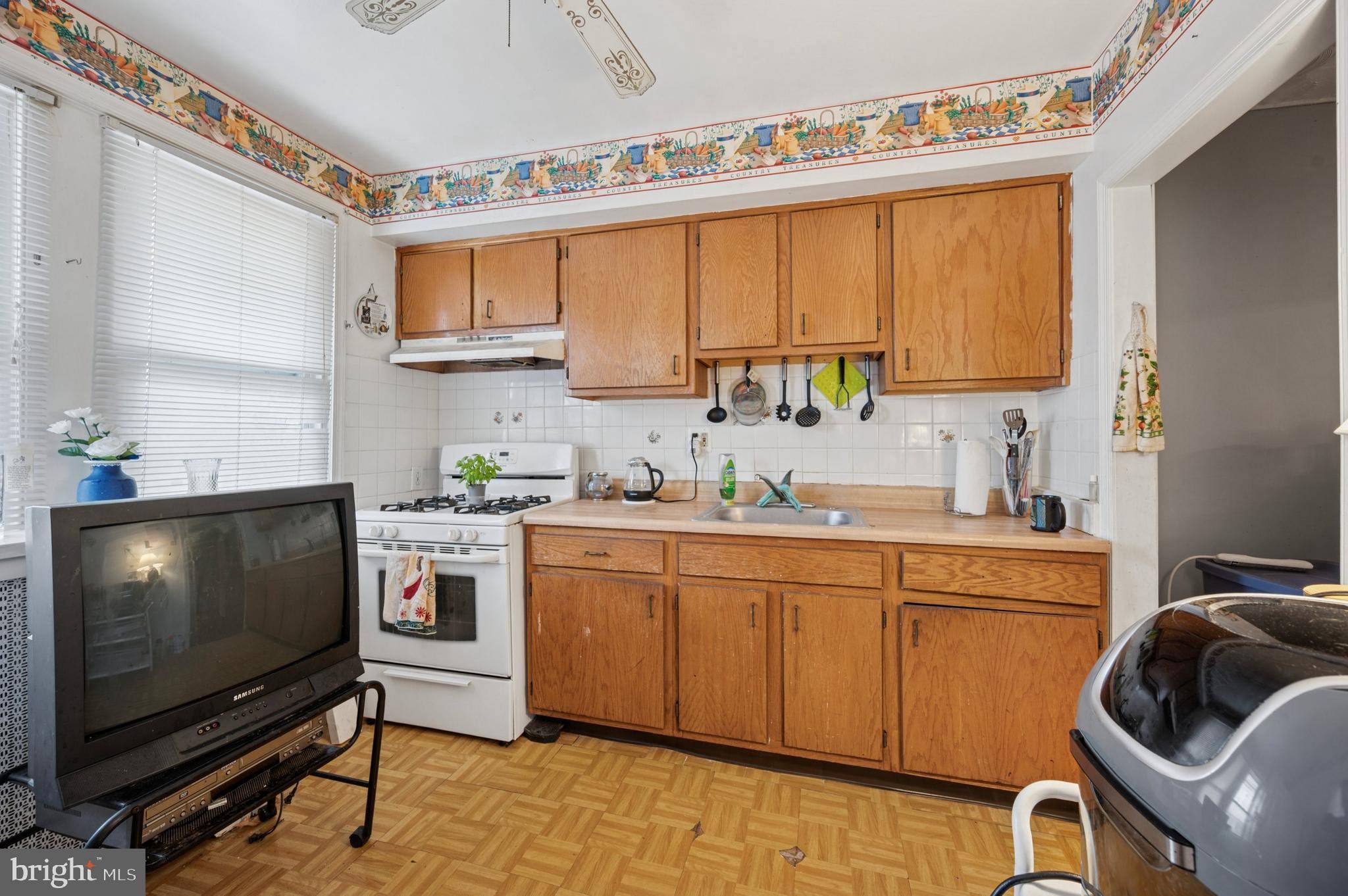 Philadelphia, PA 19120,5921 MALTA ST