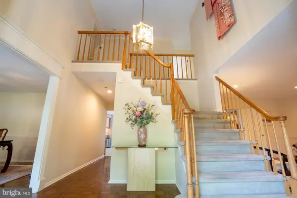 Kendall Park, NJ 08824,10 GILLIAN DR