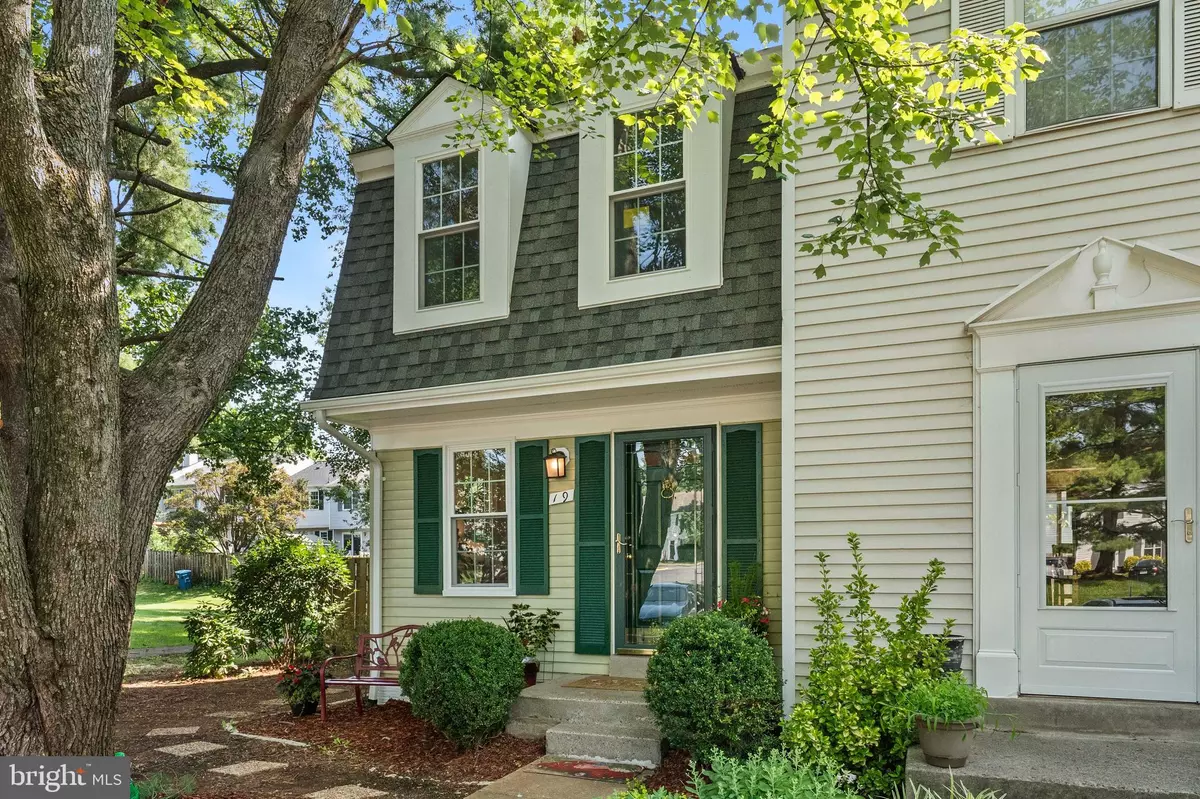 Sterling, VA 20165,19 DULANY CT