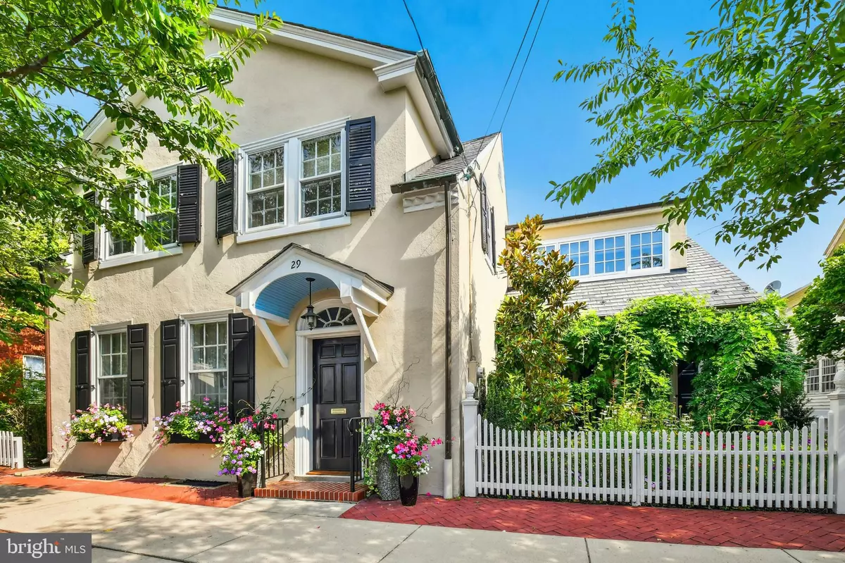 Bethlehem, PA 18018,29 E MARKET ST