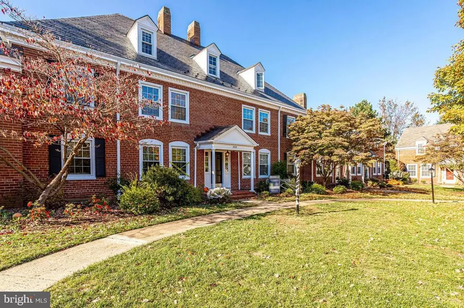 3522 S UTAH ST #B2, Arlington, VA 22206