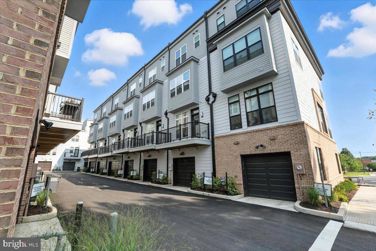 Falls Church, VA 22043,2016 TYSONS RIDGELINE RD
