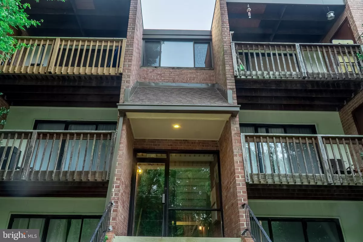 Fairfax, VA 22030,10724 WEST DR #302