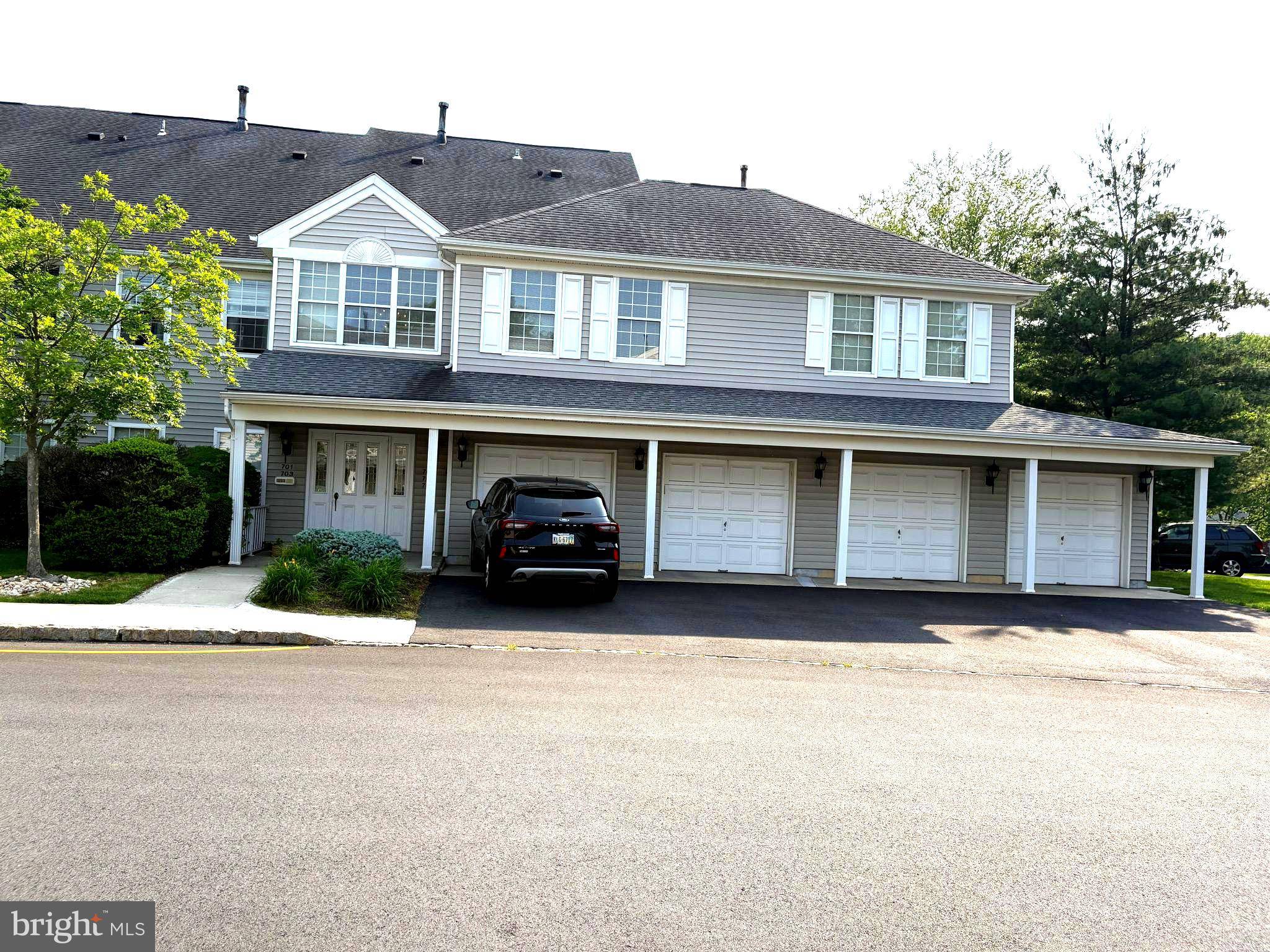 704 EAGLES CHASE DR, Lawrenceville, NJ 08648