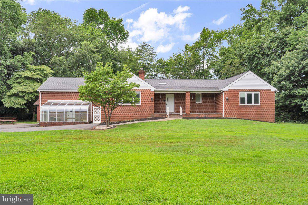 8 EMMA CT, Wilmington, DE 19810
