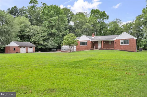8 EMMA CT, Wilmington, DE 19810