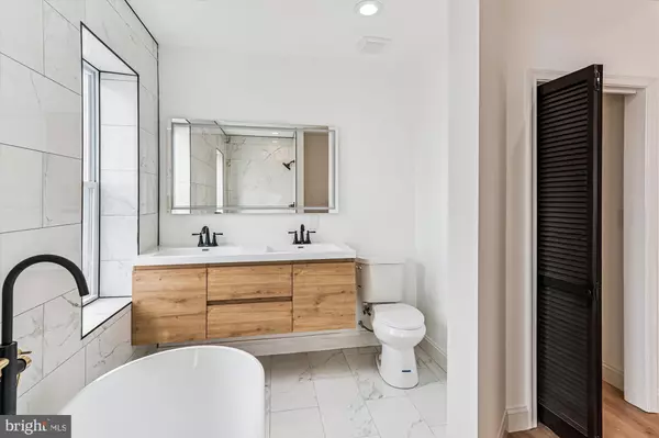 Baltimore, MD 21213,2611 E PRESTON ST