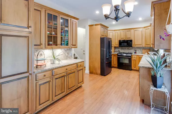 Ephrata, PA 17522,891 N MAPLE ST