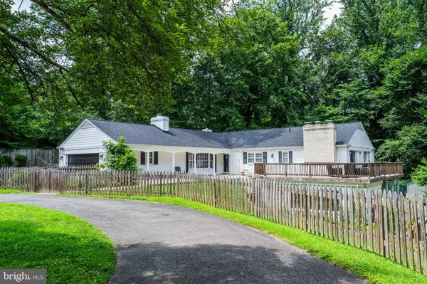 Mclean, VA 22102,7732 CANAL CT