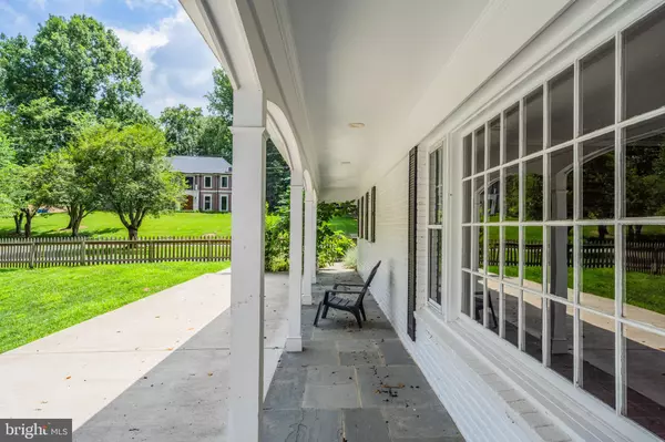 Mclean, VA 22102,7732 CANAL CT