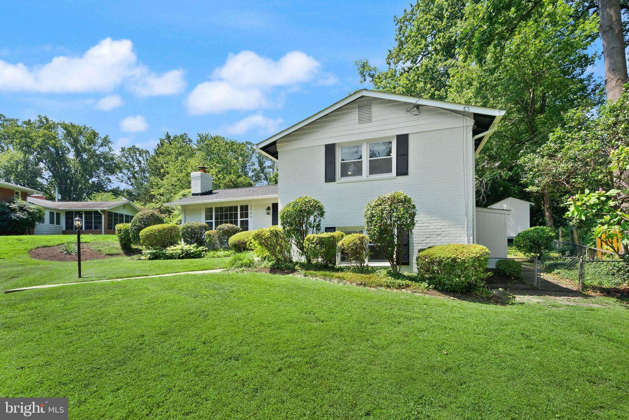 Annandale, VA 22003,3906 IVYDALE DR