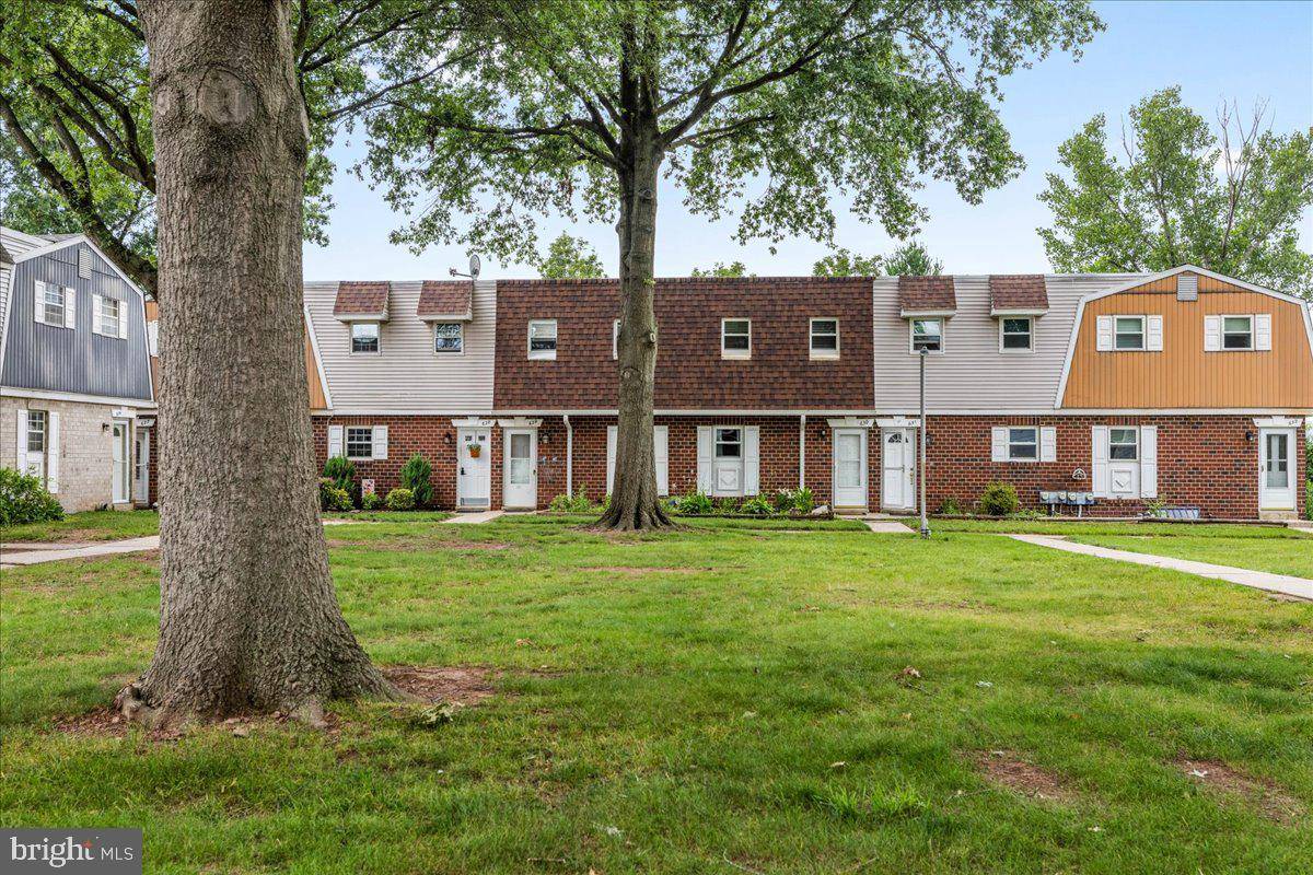 630 VILLAGE LN, Pottstown, PA 19464