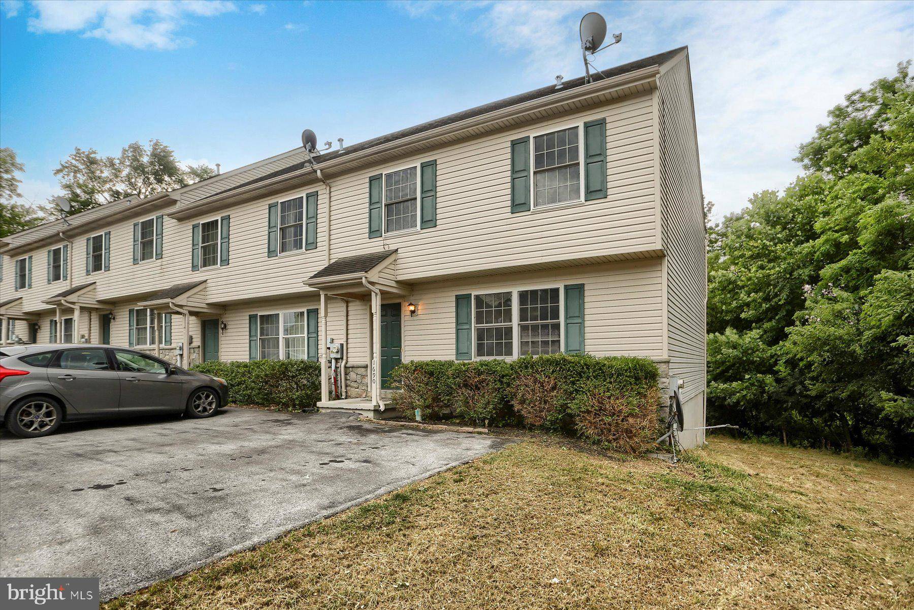 1690 LAKESIDE DR, Middletown, PA 17057