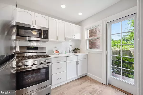 Arlington, VA 22204,2146 S OAKLAND ST S