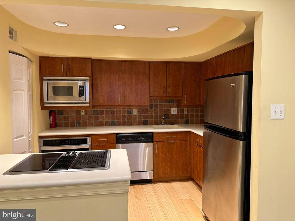 Ardmore, PA 19003,700 ARDMORE AVE #524