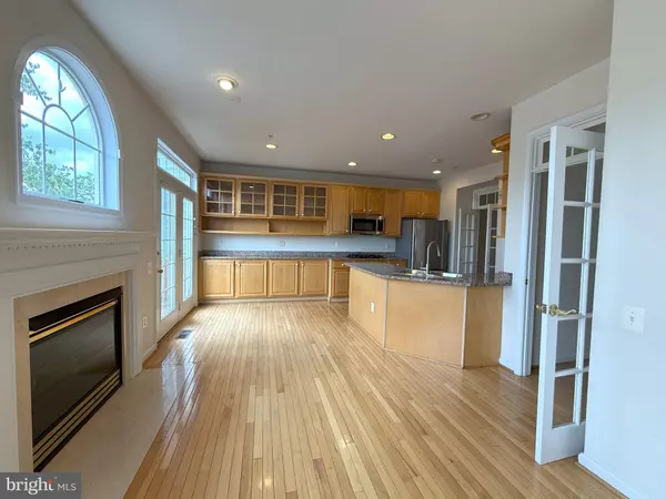 North Bethesda, MD 20852,6130 STONEHENGE PL #7