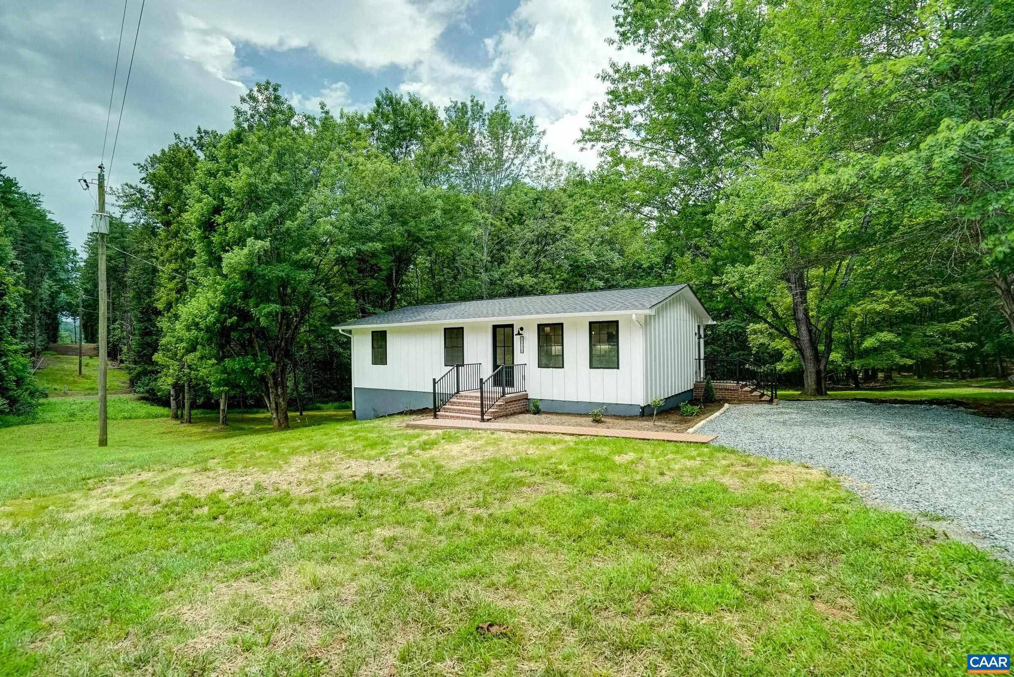 1038 SMITH RD, Afton, VA 22920