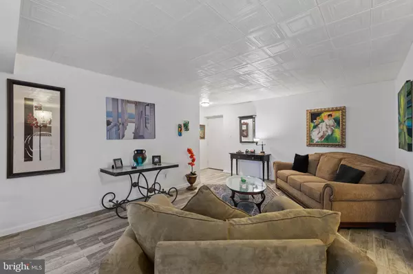 Falls Church, VA 22041,6143 LEESBURG PIKE #104