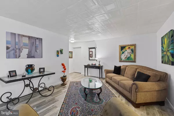 Falls Church, VA 22041,6143 LEESBURG PIKE #104
