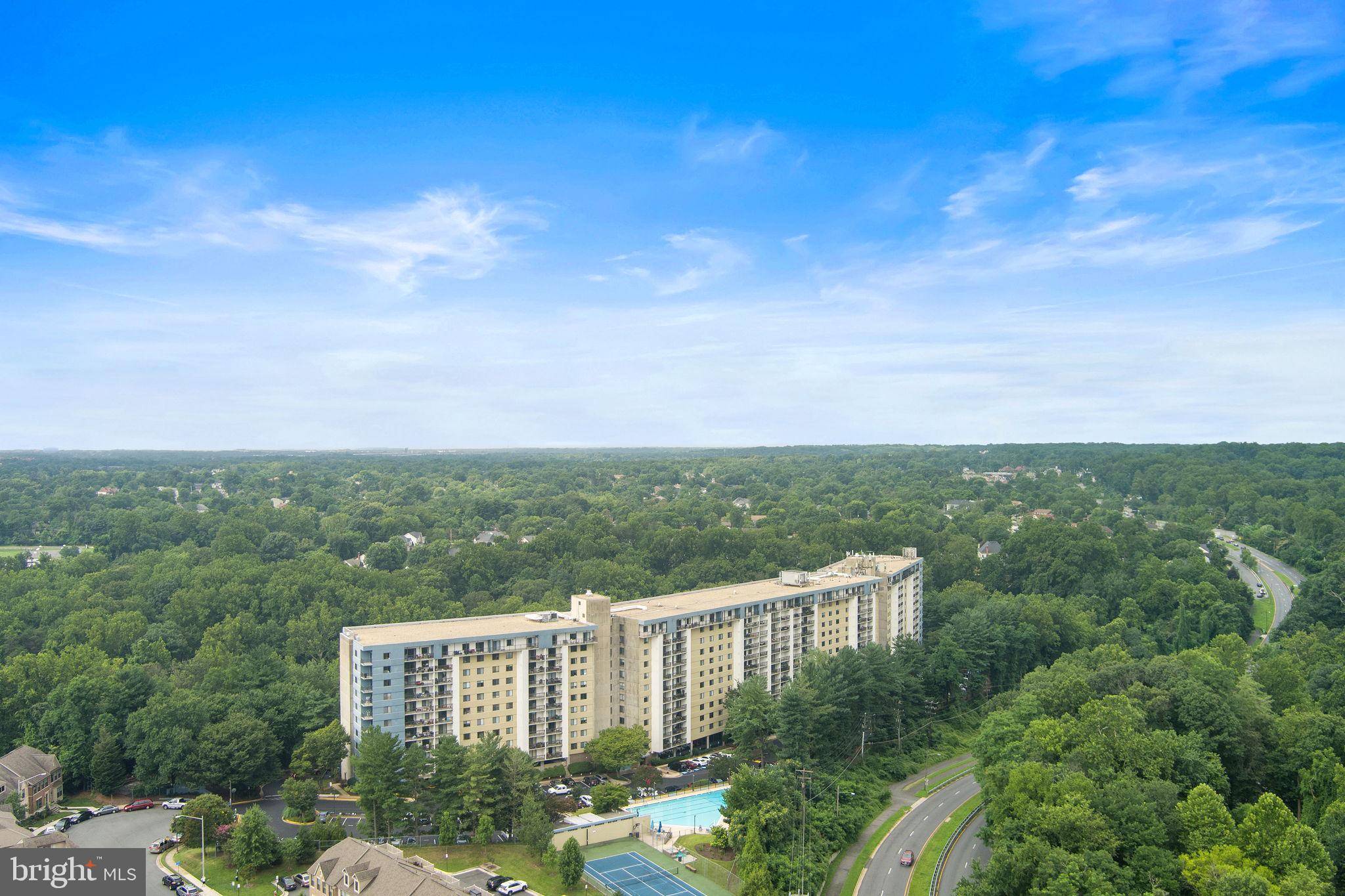 3800 POWELL LN #1002, Falls Church, VA 22041