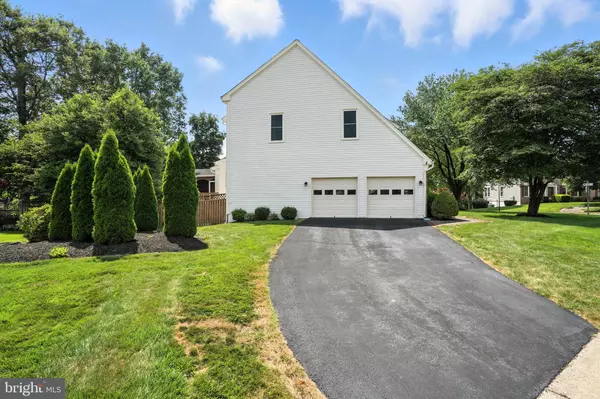 Chantilly, VA 20151,4914 EDGE ROCK DR
