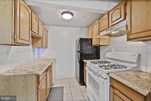 Landover, MD 20785,1926 DUTCH VILLAGE DR #T-229