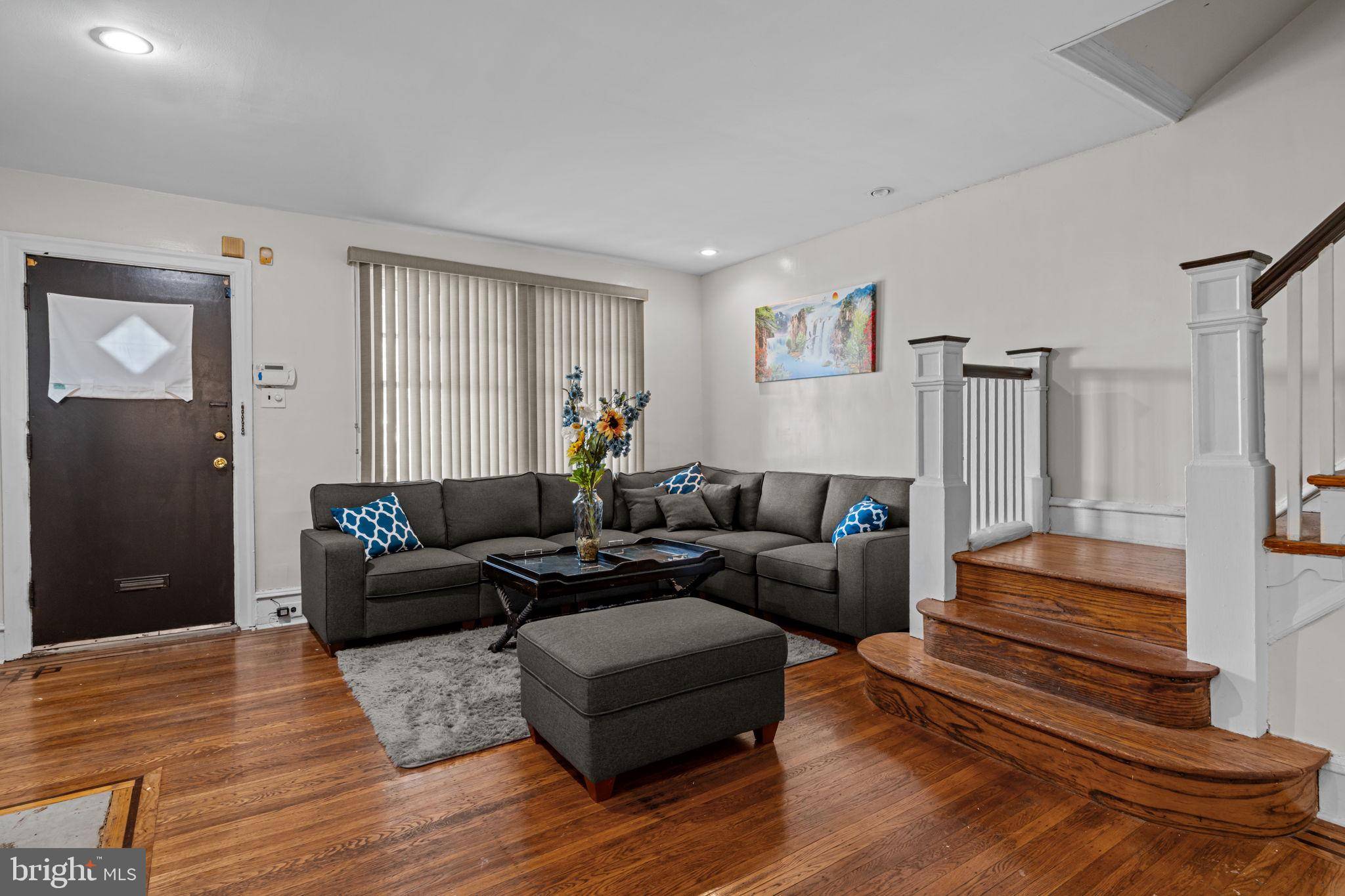 Philadelphia, PA 19138,841 E RITTENHOUSE ST